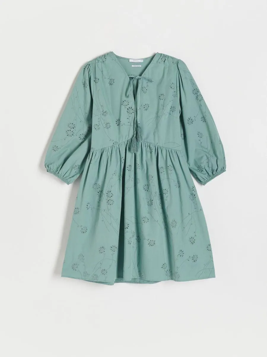 Átetsző mintás ruha