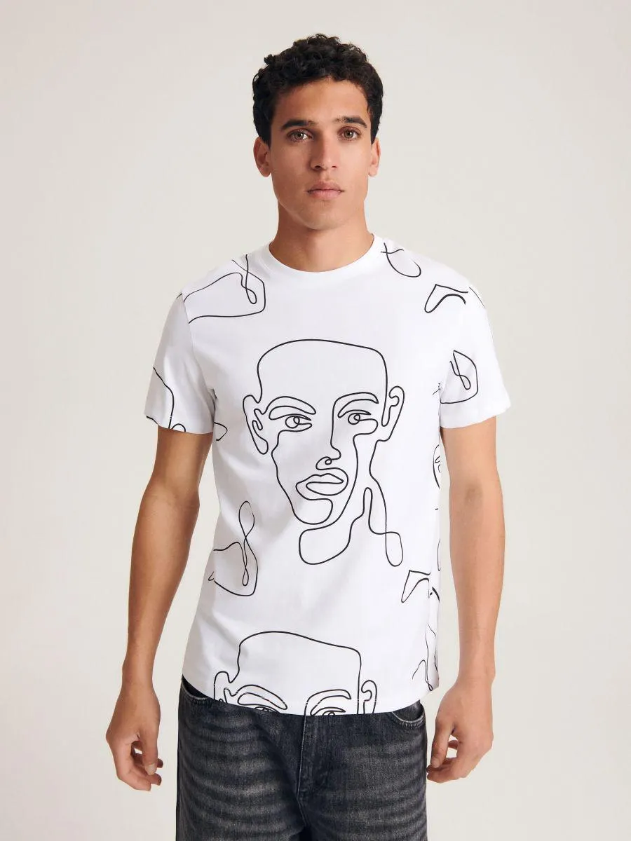 Regular szabású póló mintával