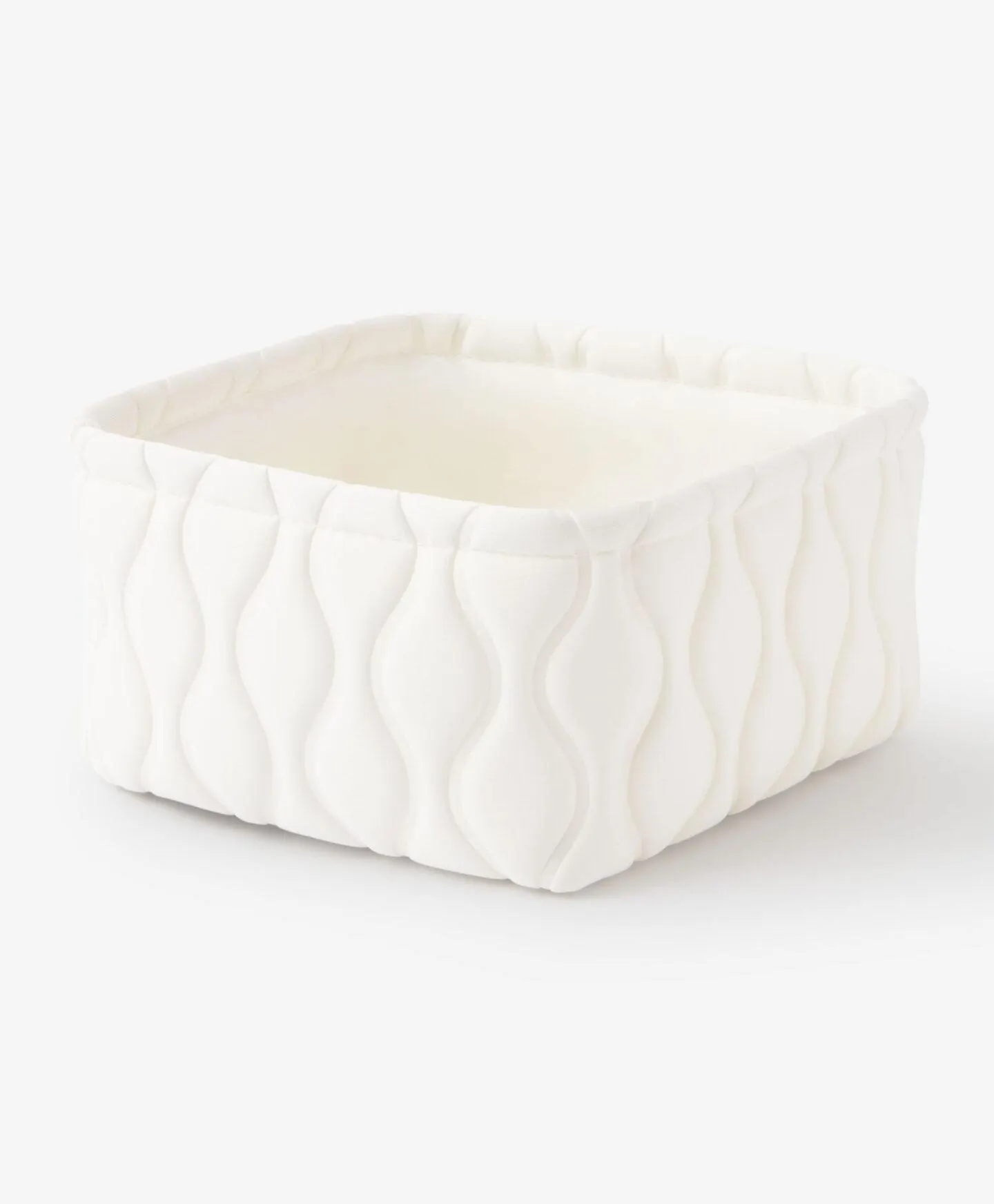 közepes méretű kosár