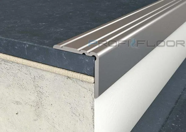 PF 10 Öntapadós lépcsőprofil 20 x 25 mm