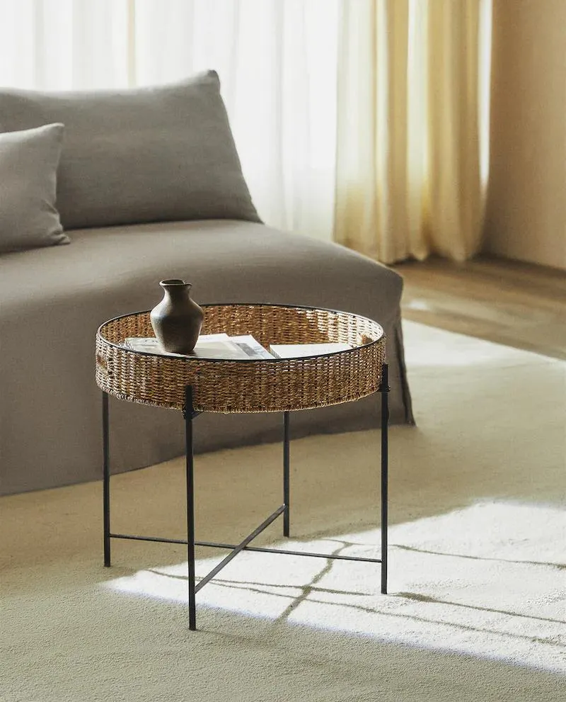 FOLDING ROUND TRAY TABLE