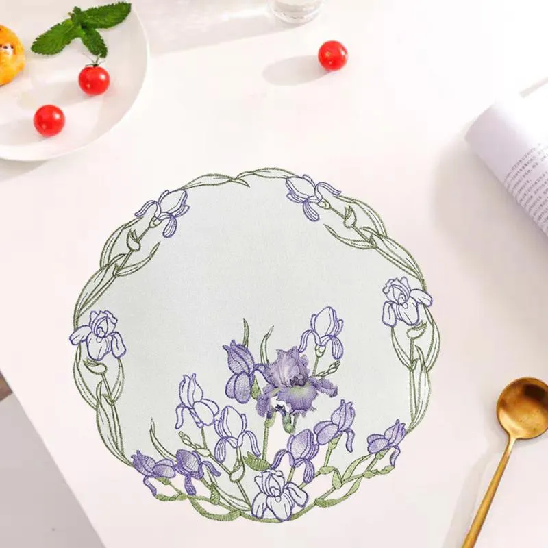 Lila írisz mintás kerek húsvéti tányéralátét