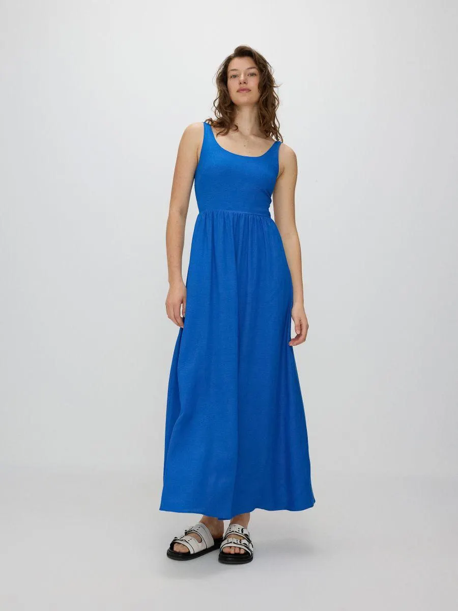 Viszkózban gazdag maxiruha