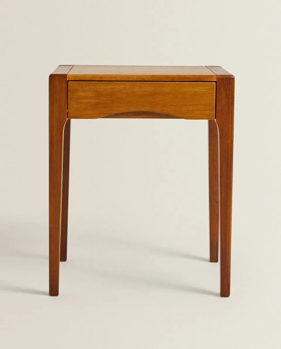 OAK BEDSIDE TABLE WITH DRAWER