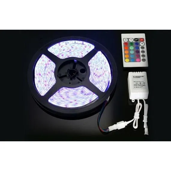 Beltéri RGB LED szalag 5 méter hosszú – a komplett szett tartalmazza a távirányítót, és a forrást!