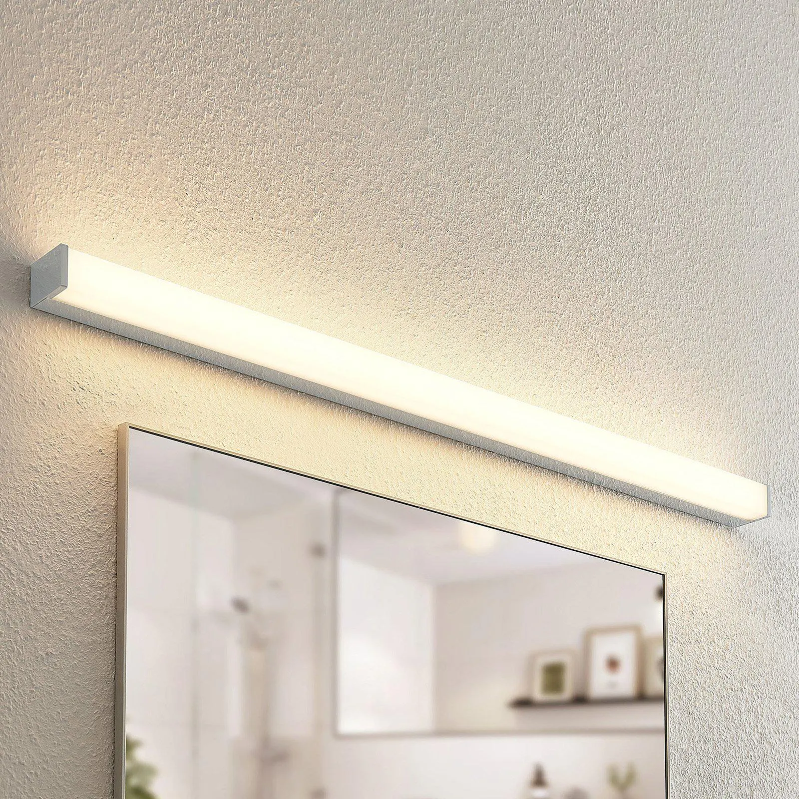 Lindby Klea LED fürdőszobai lámpa; 120 cm