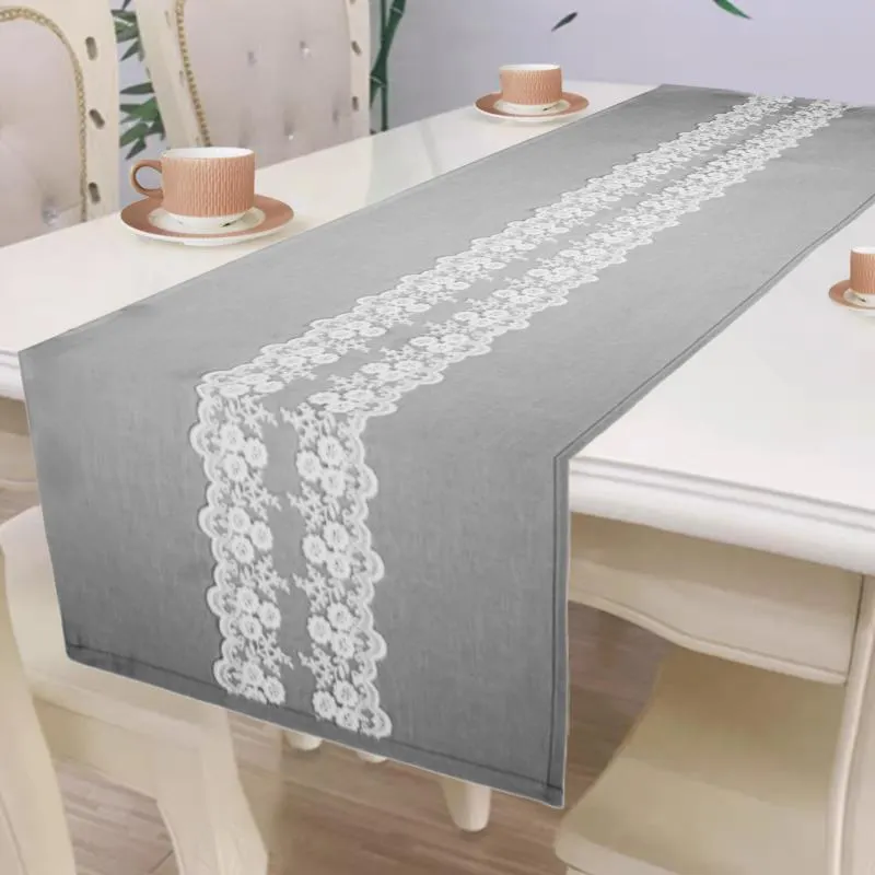 Szürke futó terítő középen csipkemintával - 35x110 cm