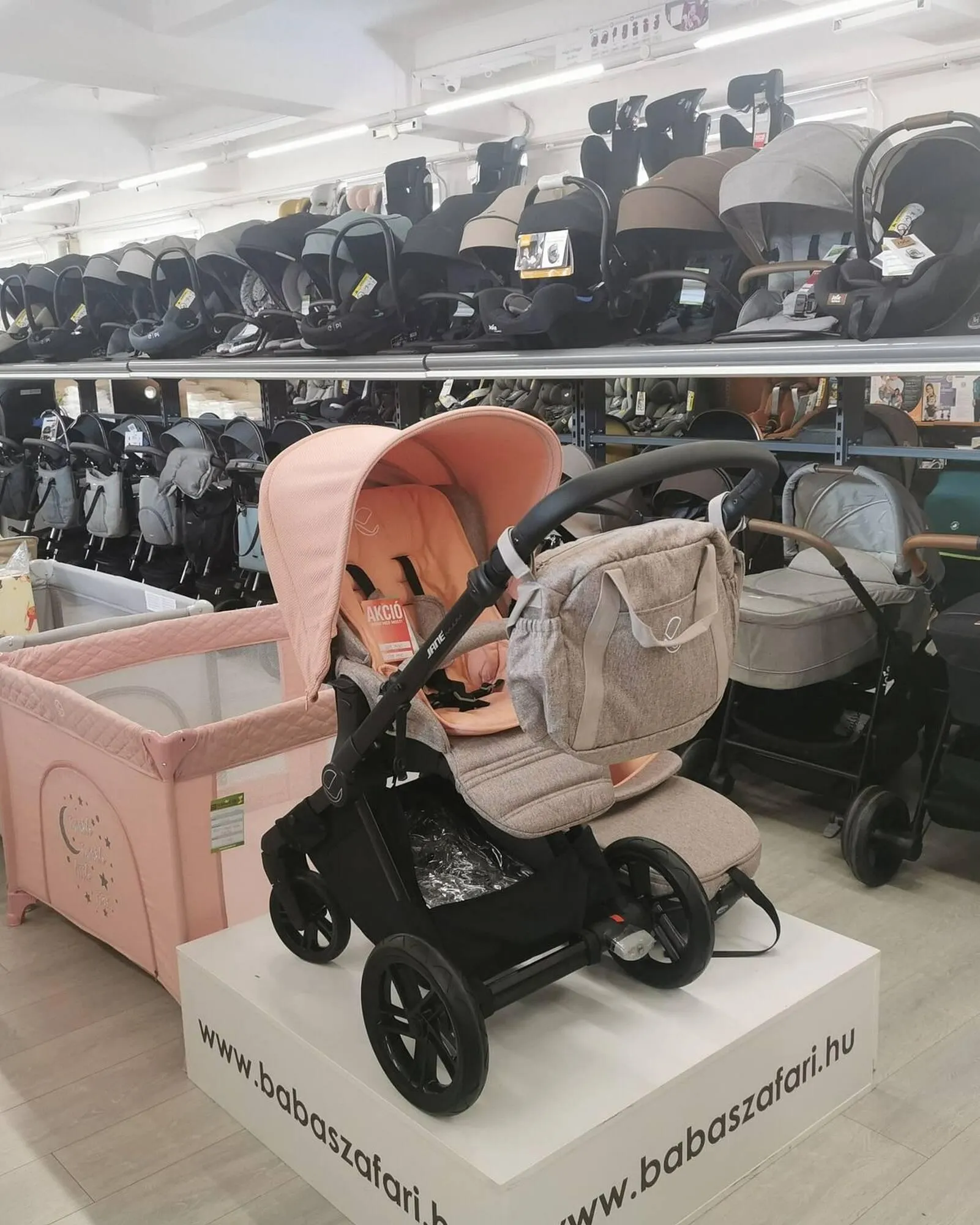 Babaszafari akciós újság - 1