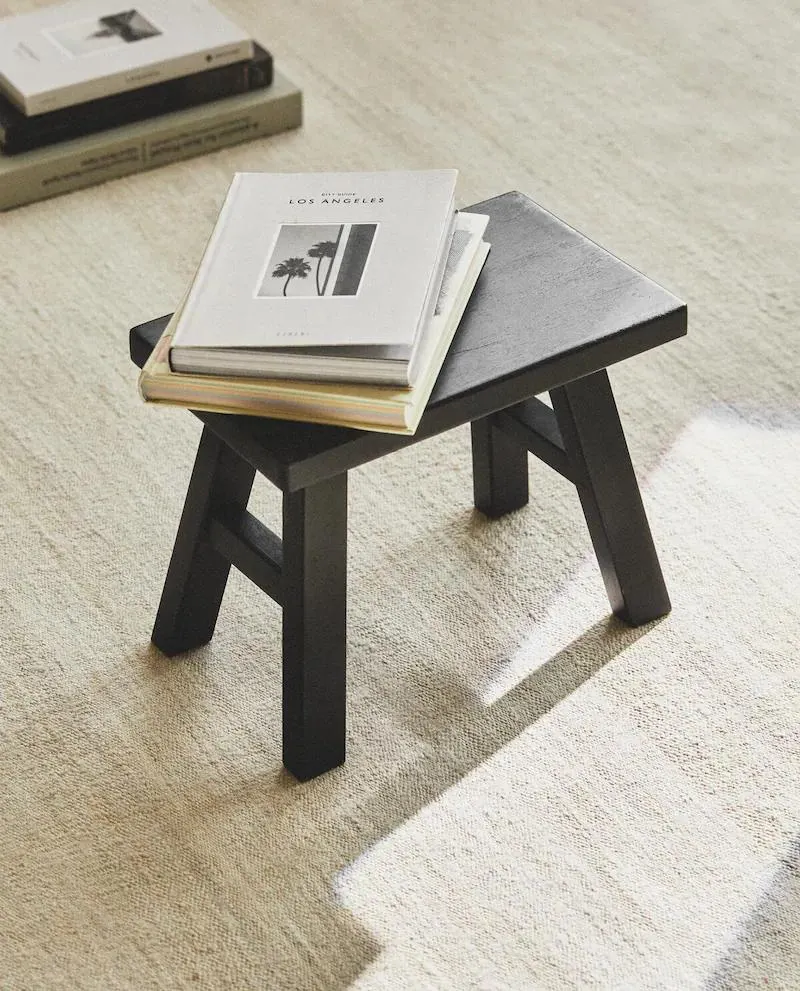 KLEINER HOCKER