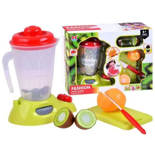 Turmixgép vágódeszkával és gyümölcsökkel