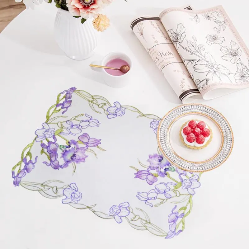 Lila írisz mintás húsvéti tányéralátét