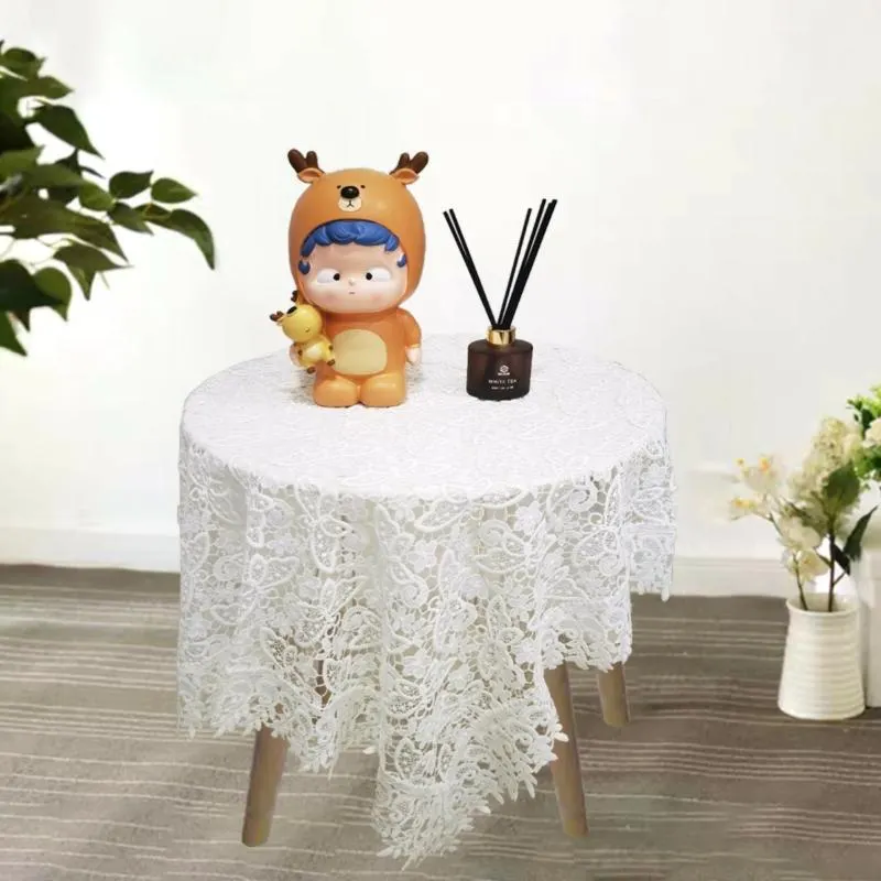 Pillangó mintás csipketerítő - 85x85 cm