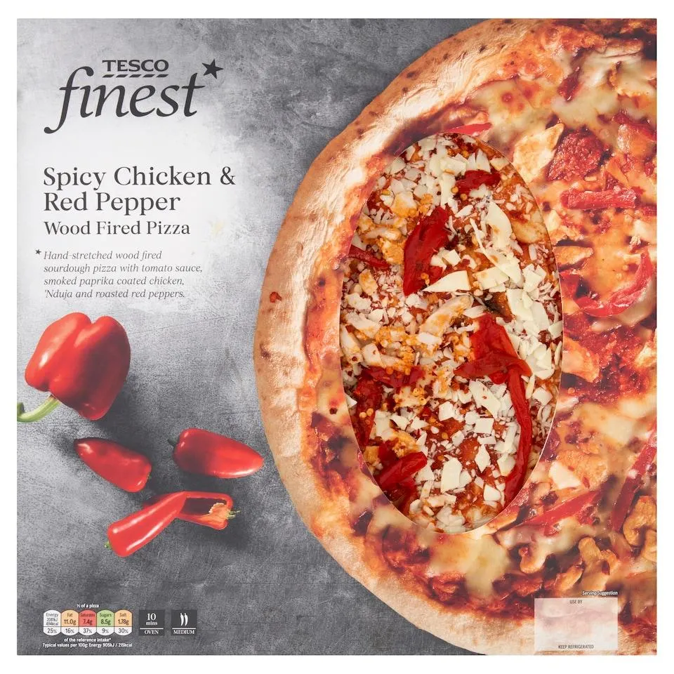 Tesco Finest Spicy Chicken And Red Pepper Wdfired Pizza 500G