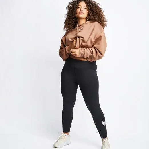 Nike Essentials Plus