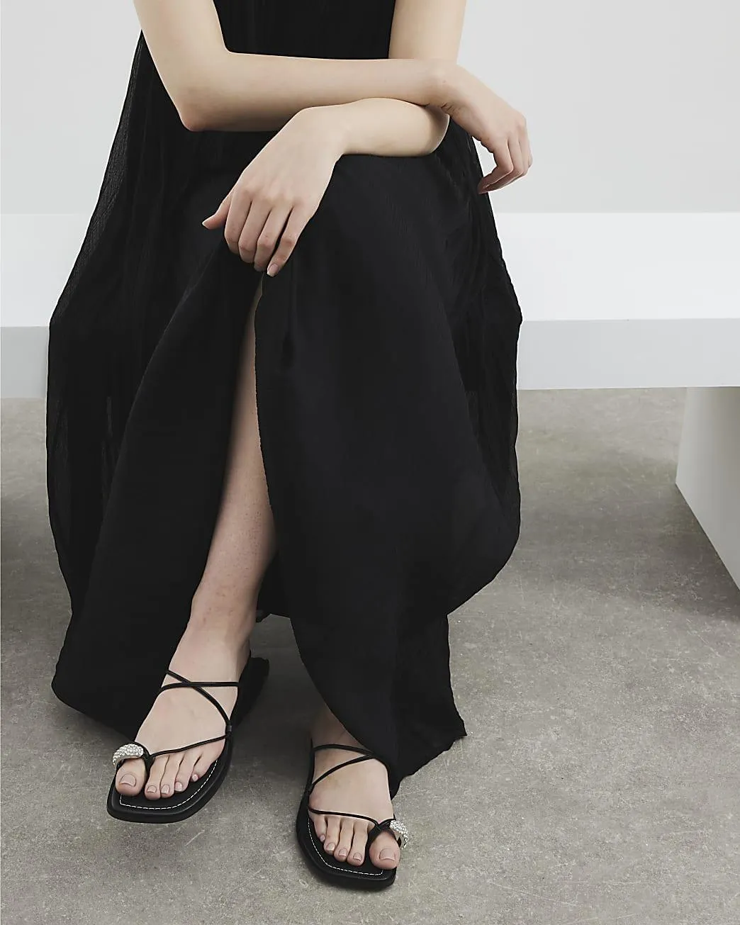 Black Diamante Toe Loop Flat Sandals