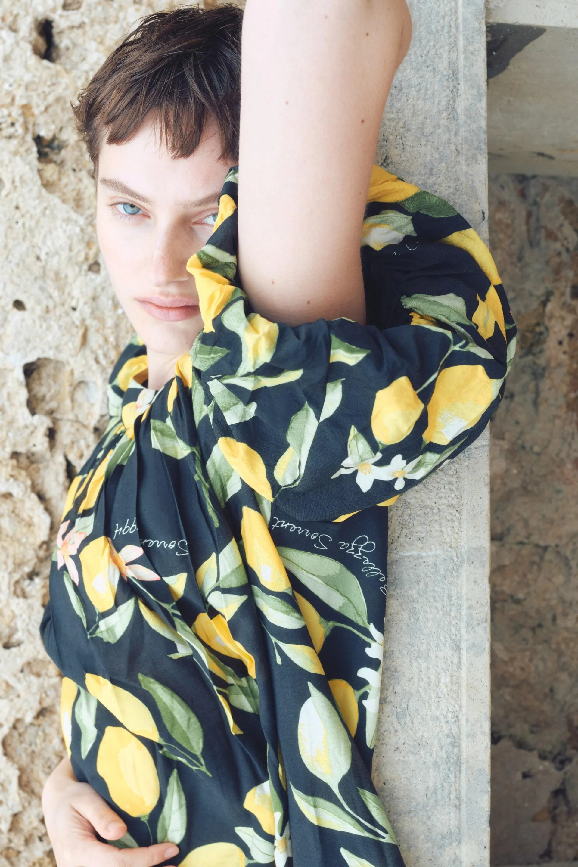 Balloon-sleeved tunic dress