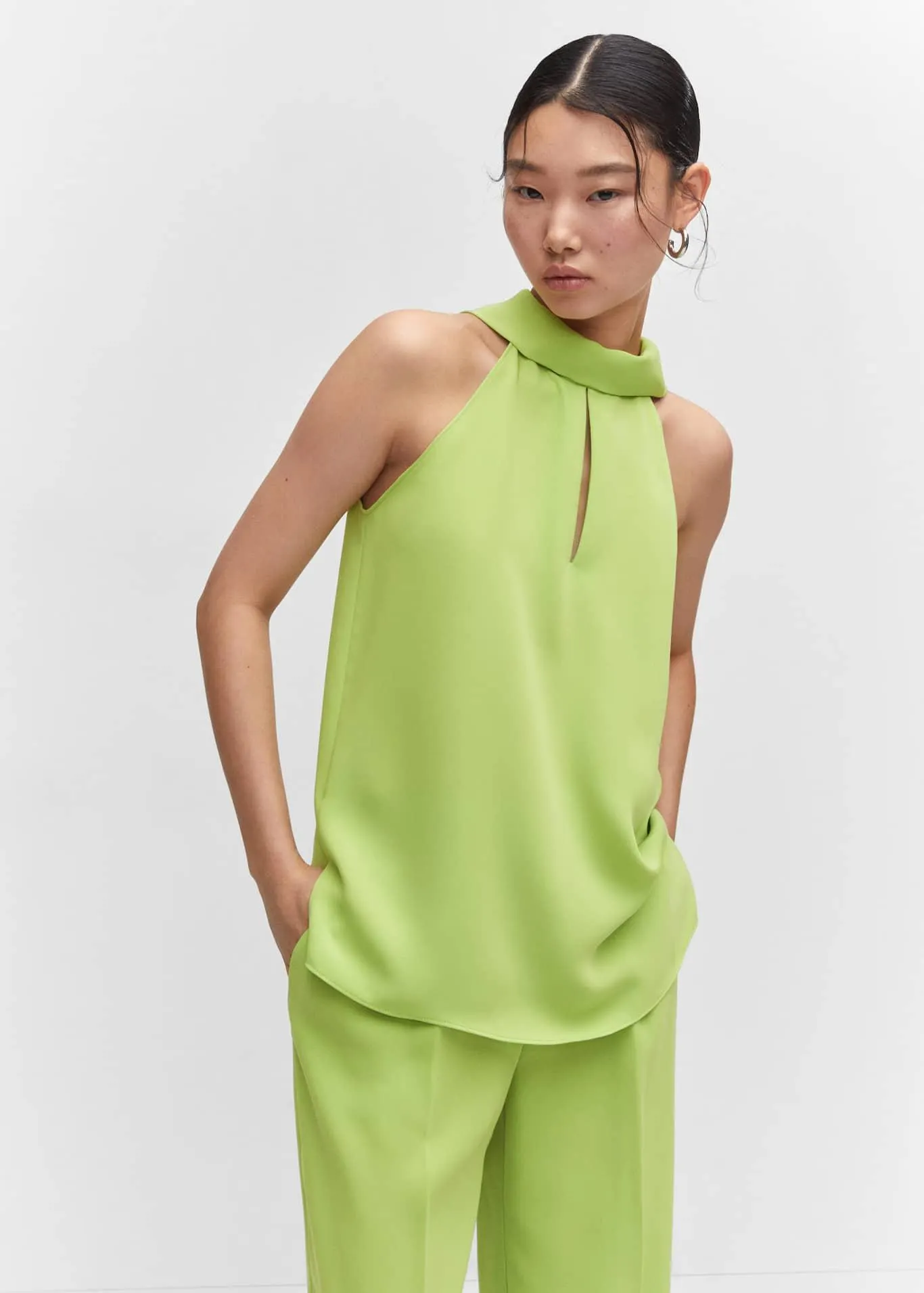 Blusa halter dettaglio spacco