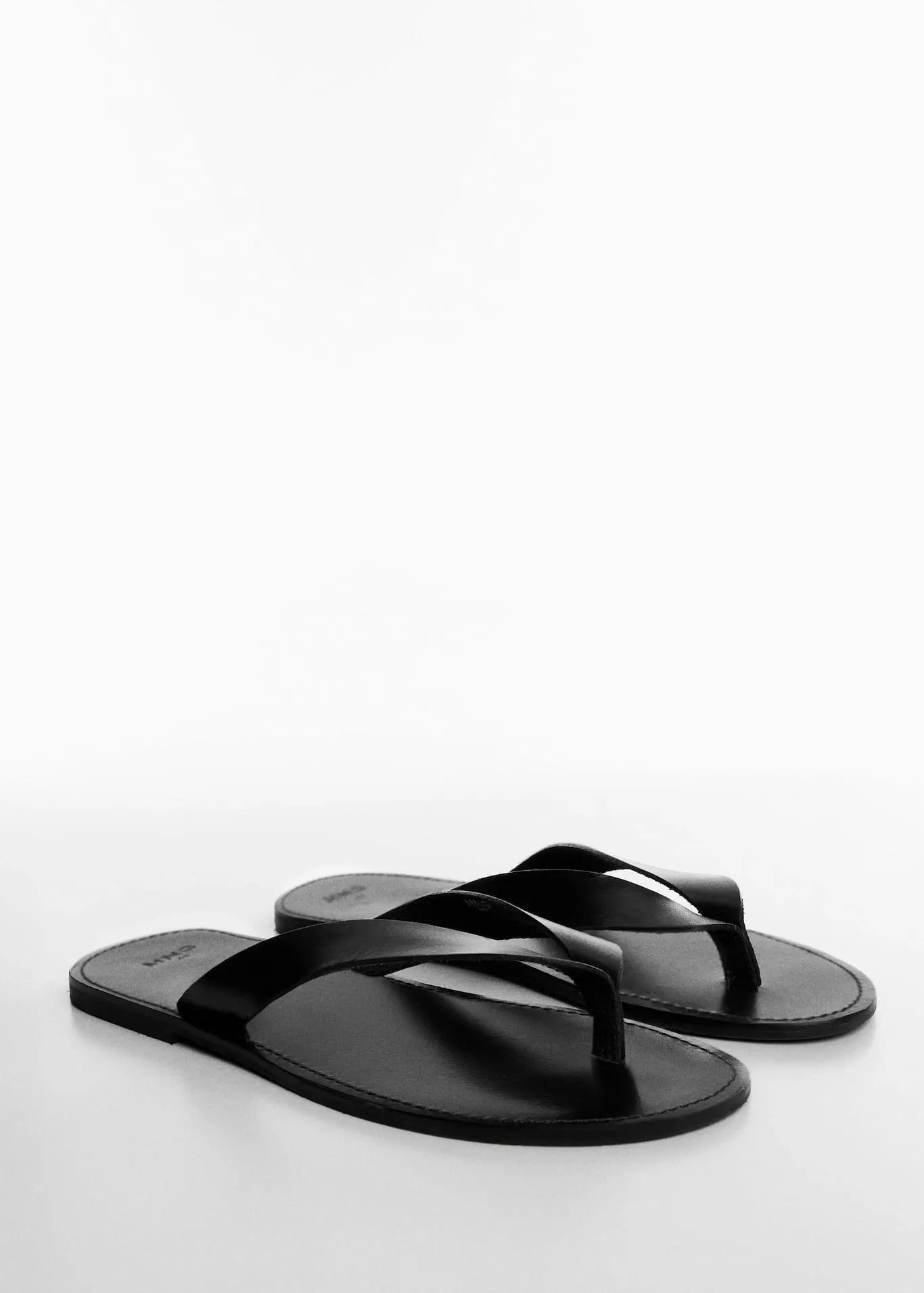 Leather straps sandals