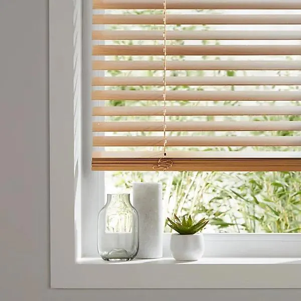 Cana Natural Oak effect Wood Venetian Blind (W)120cm (L)180cm