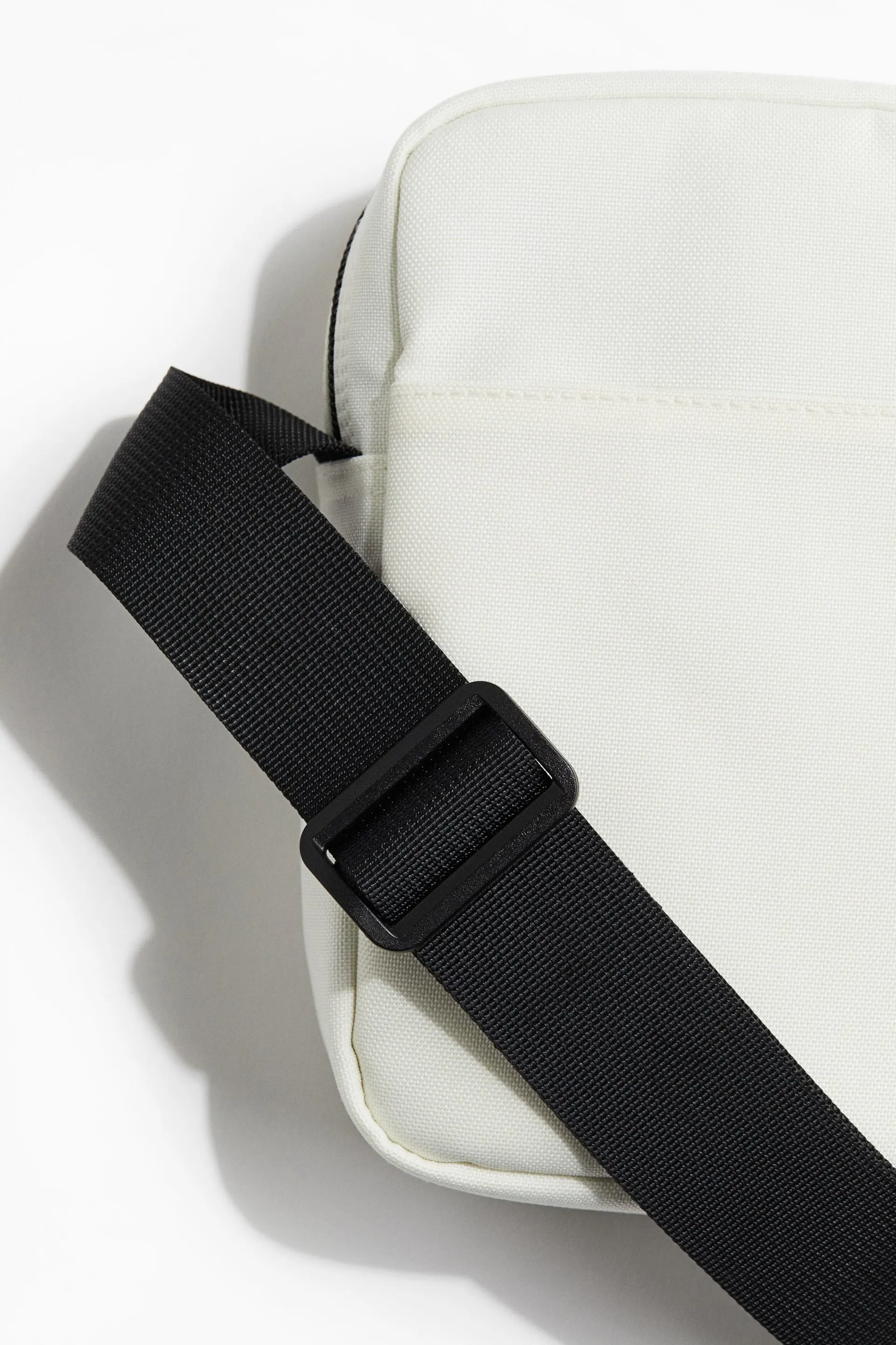 Small shoulder bag