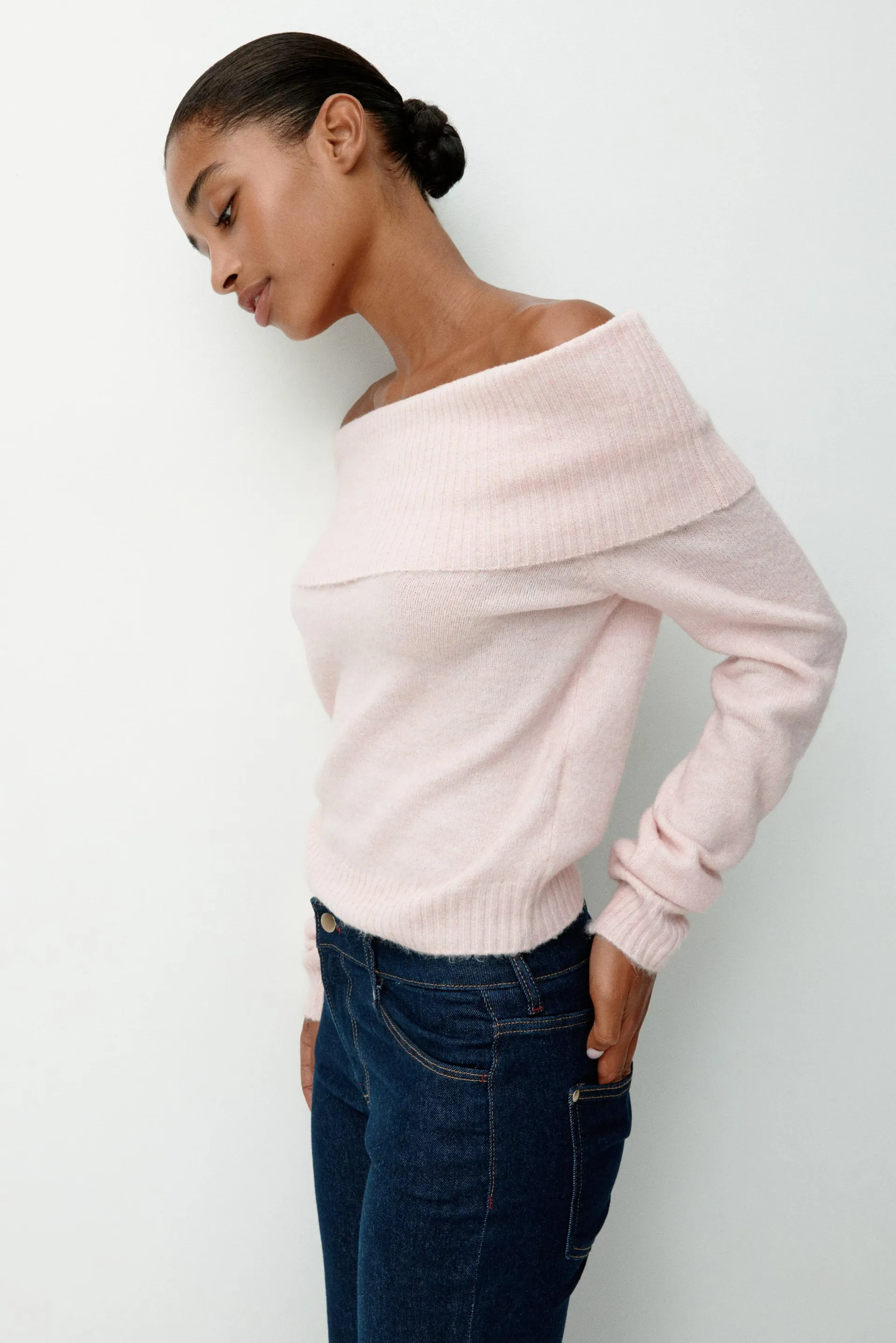 Off-the-shoulder jumper