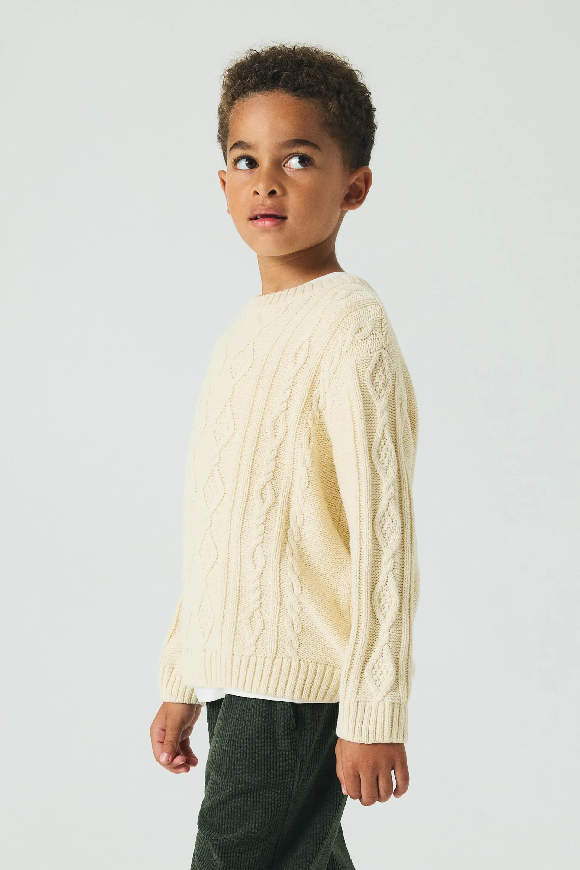 Cable-knit jumper