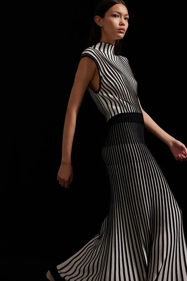 Rib-knit flared skirt