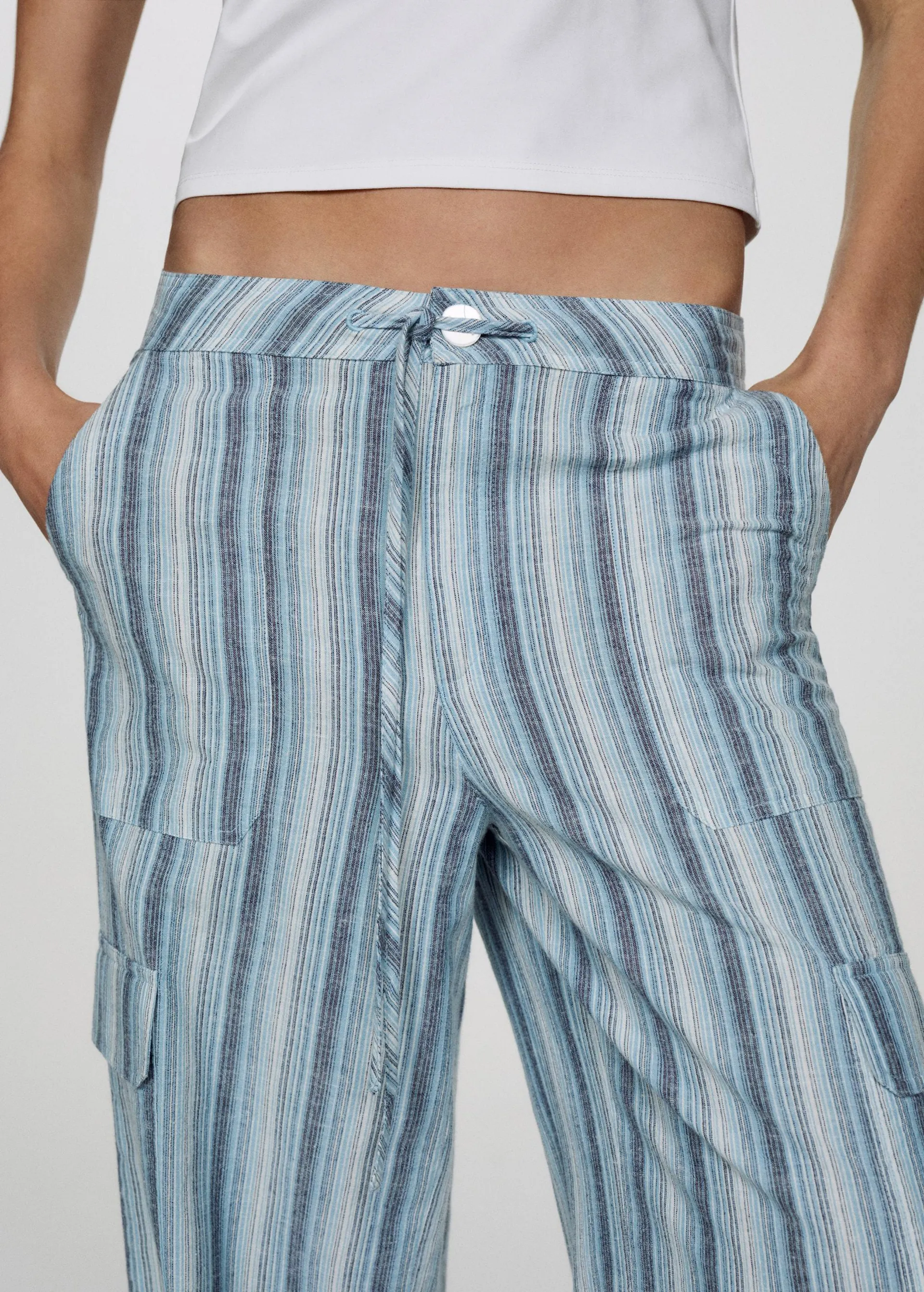 Pantalón rayas bolsillos cargo