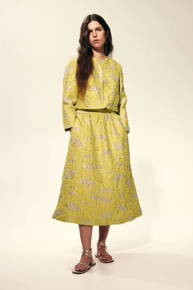 Voluminous brocade skirt