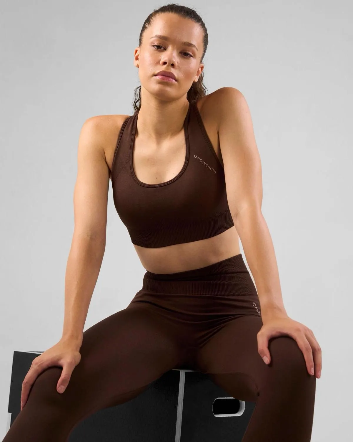Powercut Solid Seamless Sports Bra Espresso