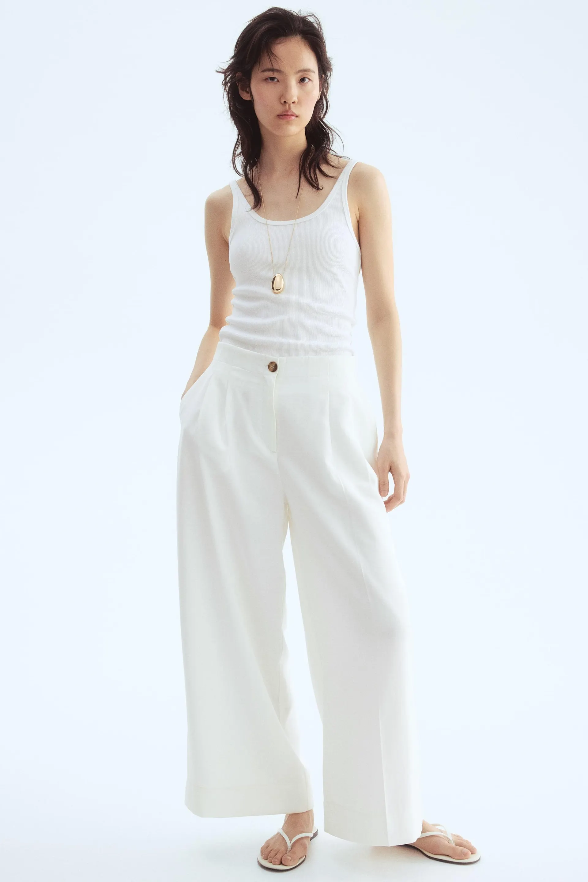 Wide ankle-length trousers