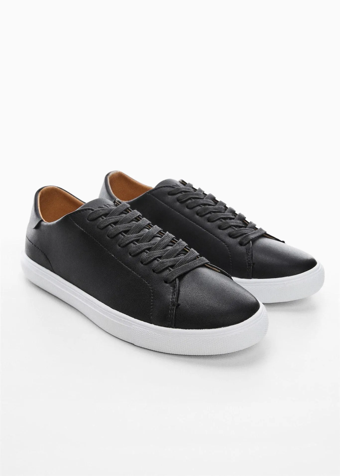 Monocoloured leather sneakers