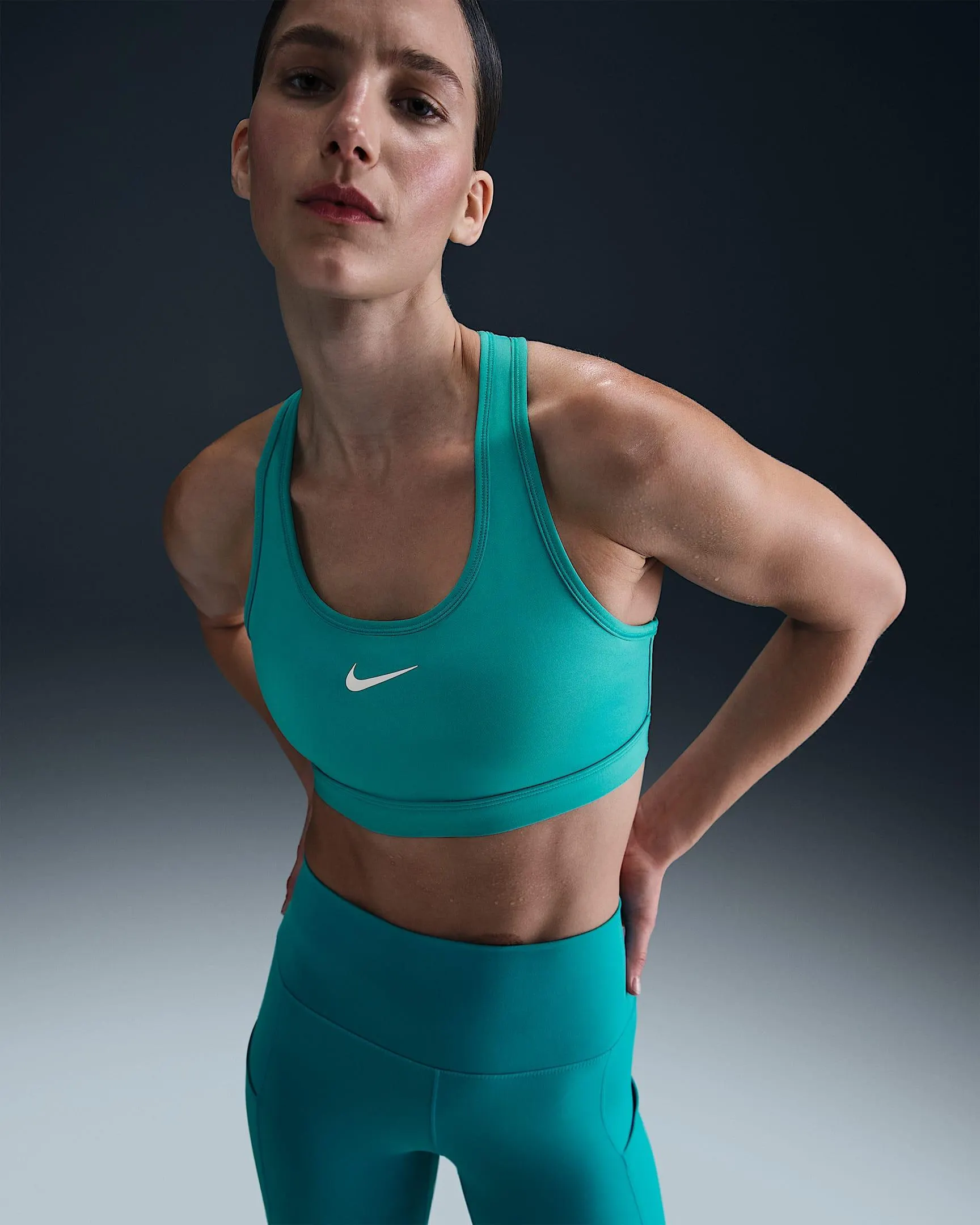 Nike Swoosh Medium-Support