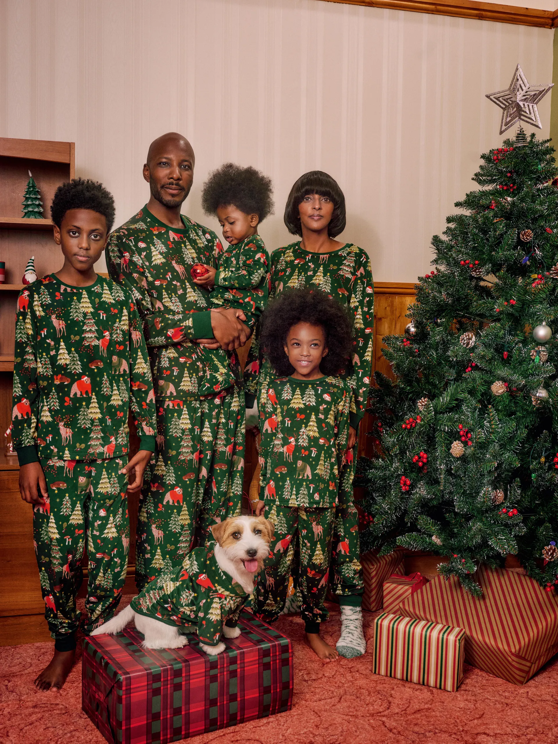 Weihnachtsschlafanzug mit Wald-Print für Herren