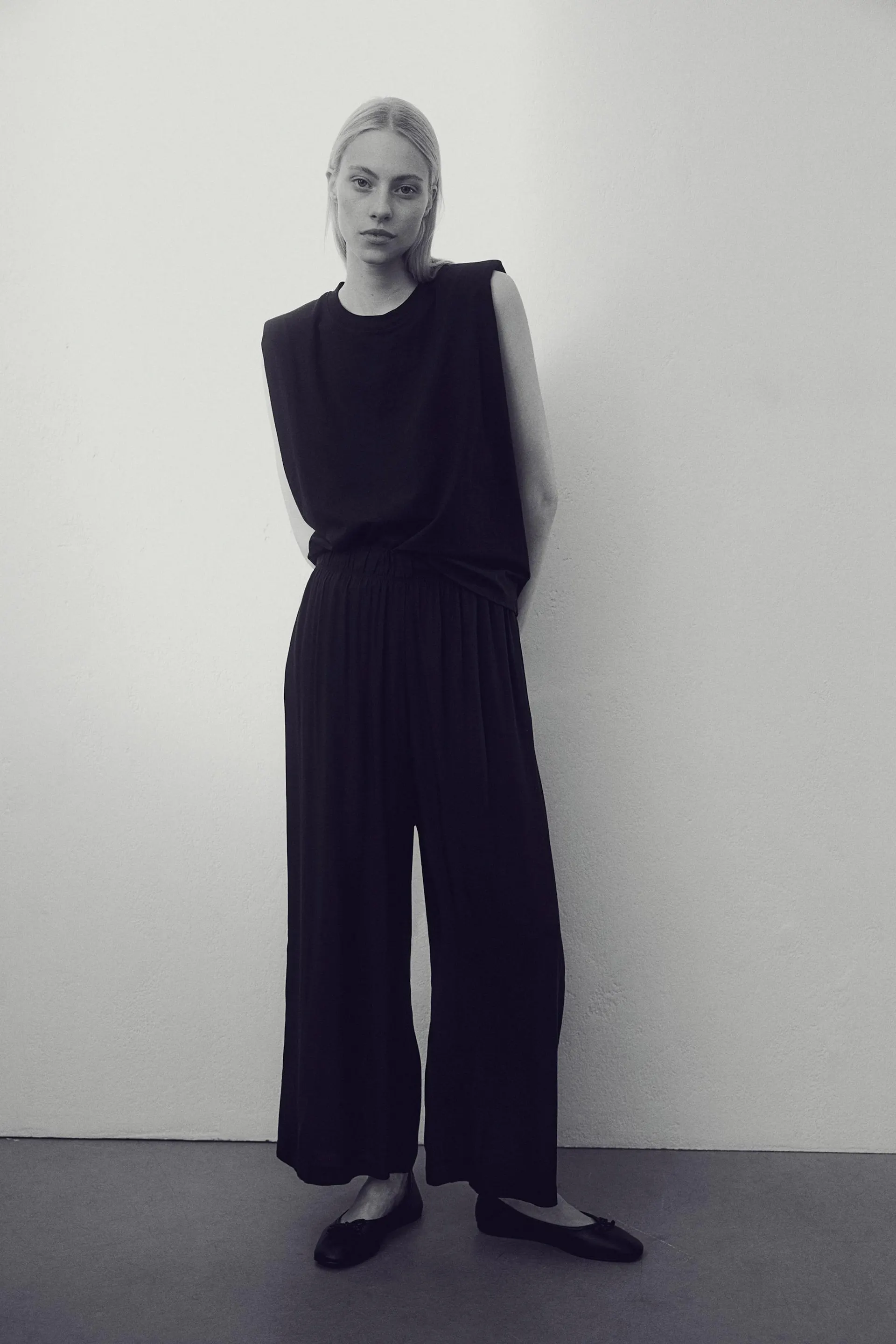 Cropped pull-on trousers