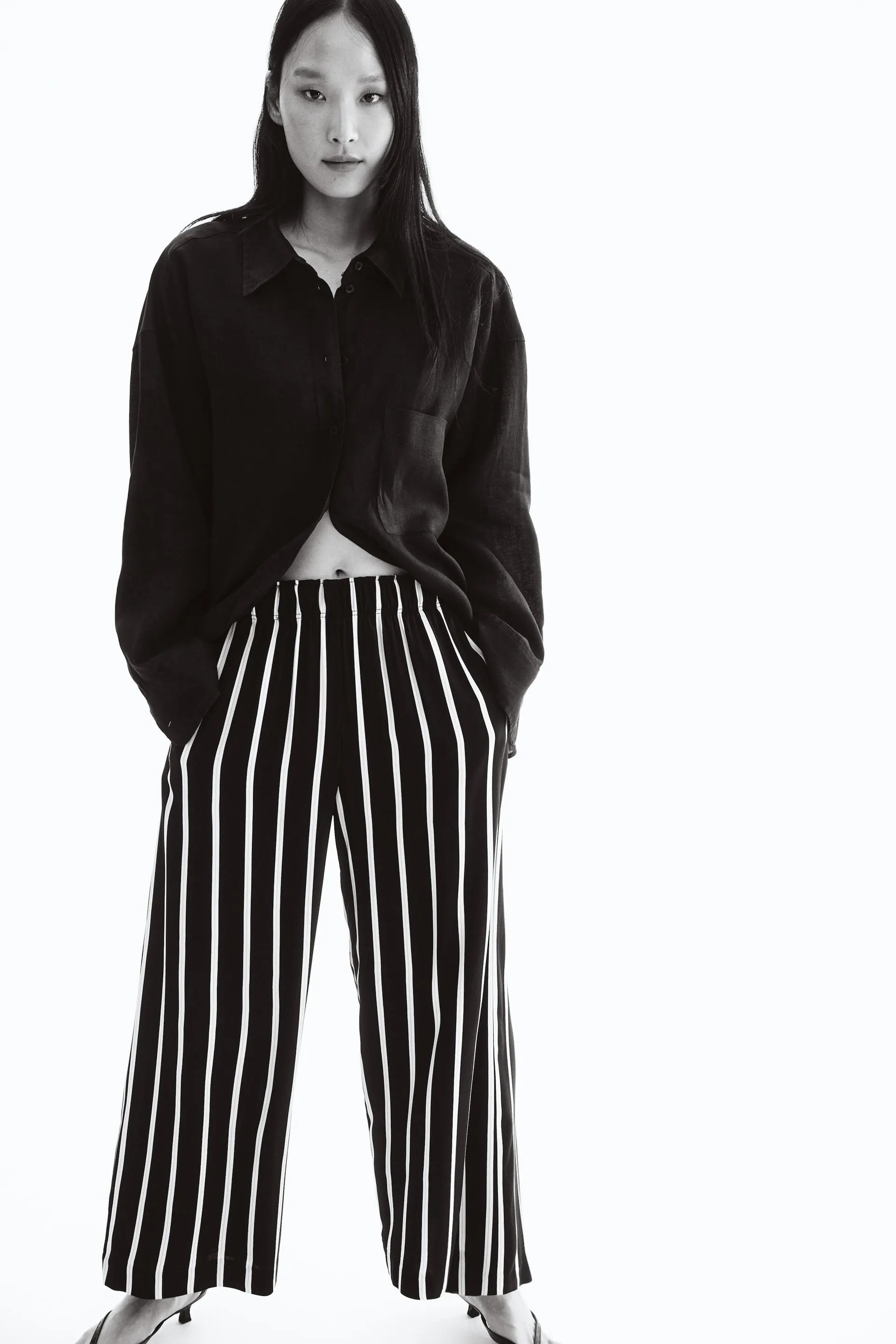 Cropped pull-on trousers