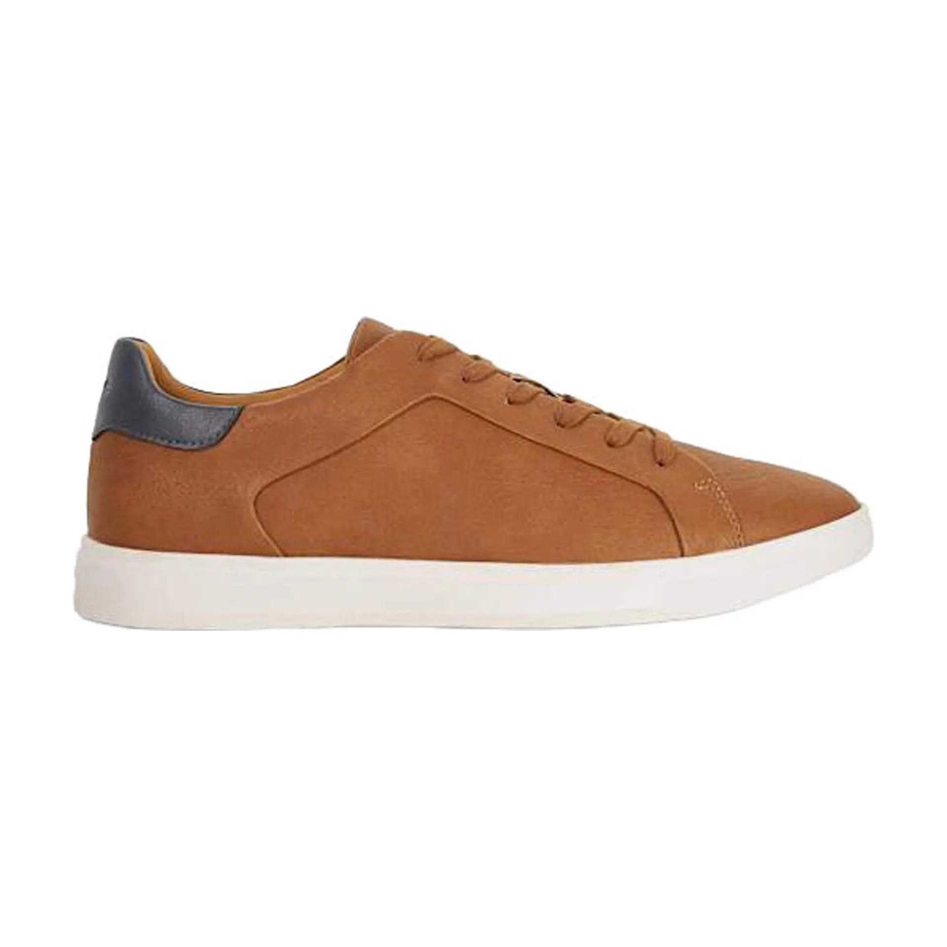 Traces Lace-Up Trainers