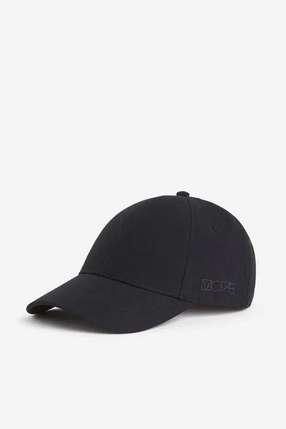 Water-repellent sports cap