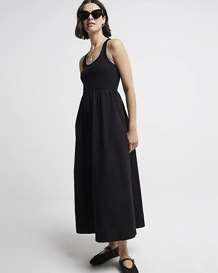 Black scoop neckline shift maxi dress
