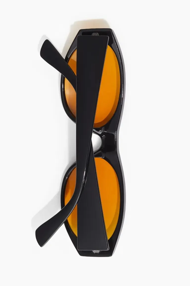 Oval sunglasses