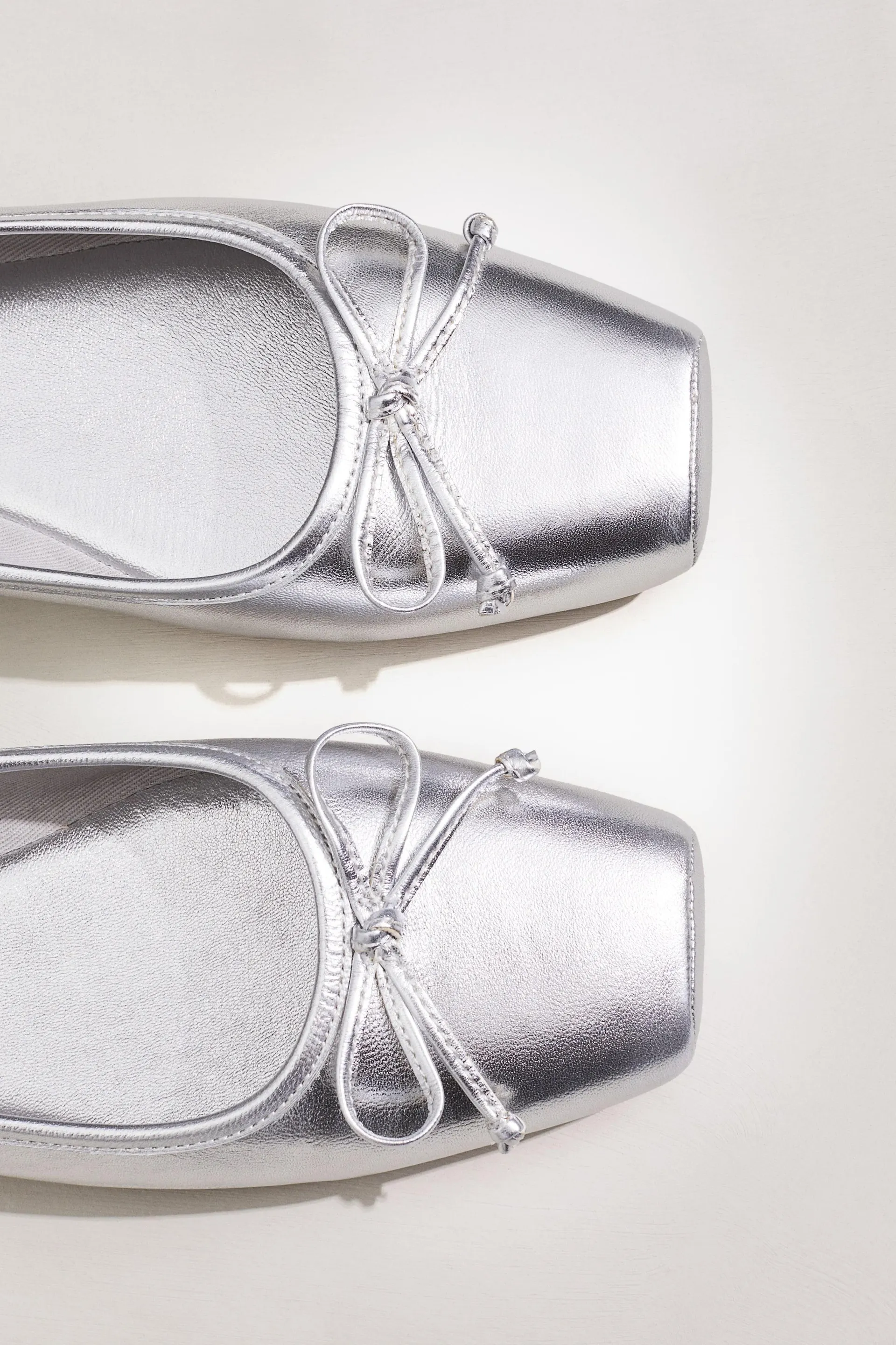 Leather ballet pumps