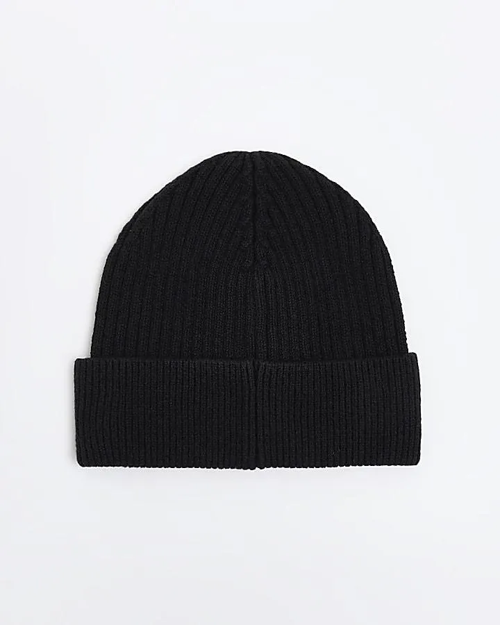 Black rib beanie hat