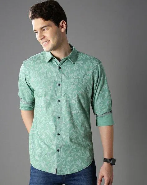 Leaf Print Slim Shirt with Patch Pocket