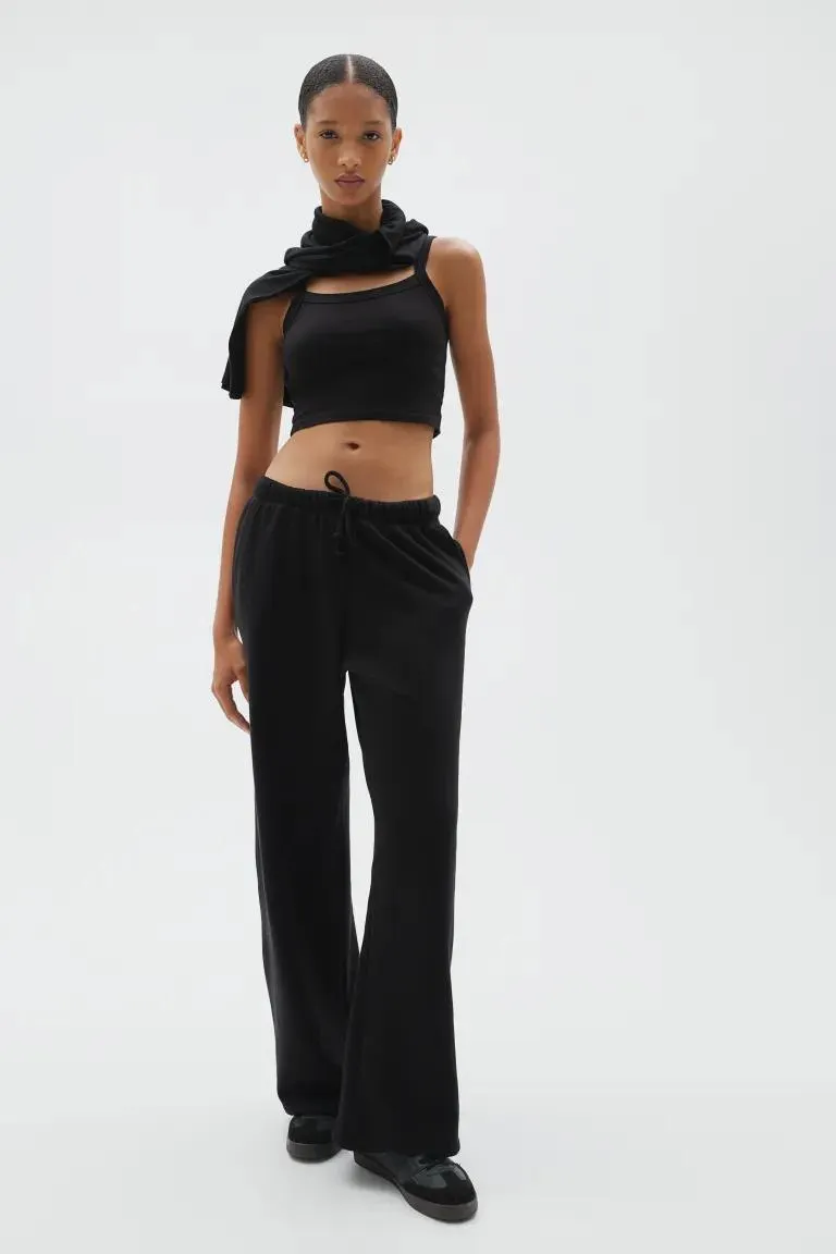 Cropped strappy top