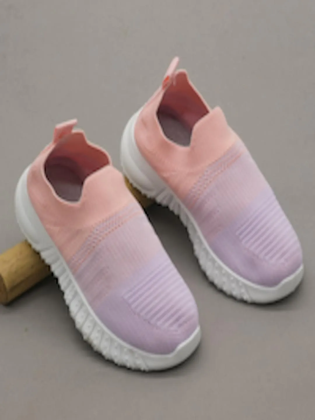 Kids Woven Design Comfort Insole Contrast Sole Slip-On Sneakers