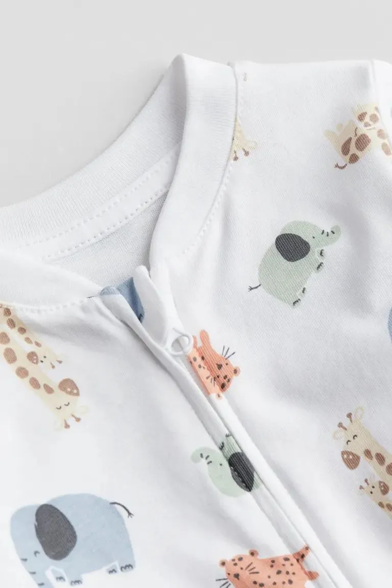 Ολόσωμη πιτζάμα με μοτίβο