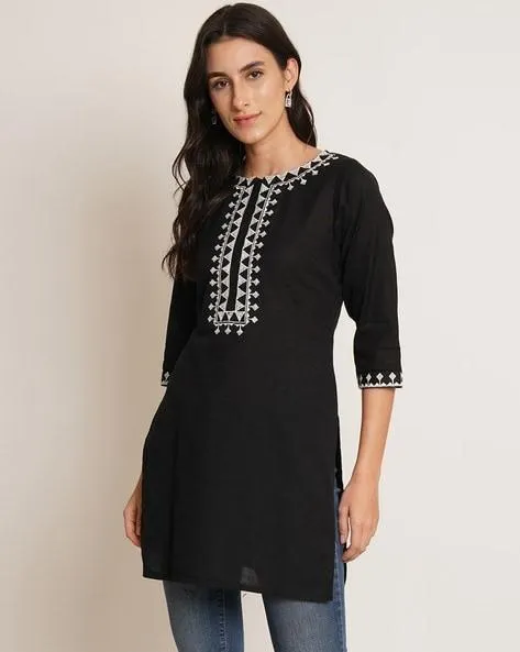 Embroidery Round-Neck Straight Kurta