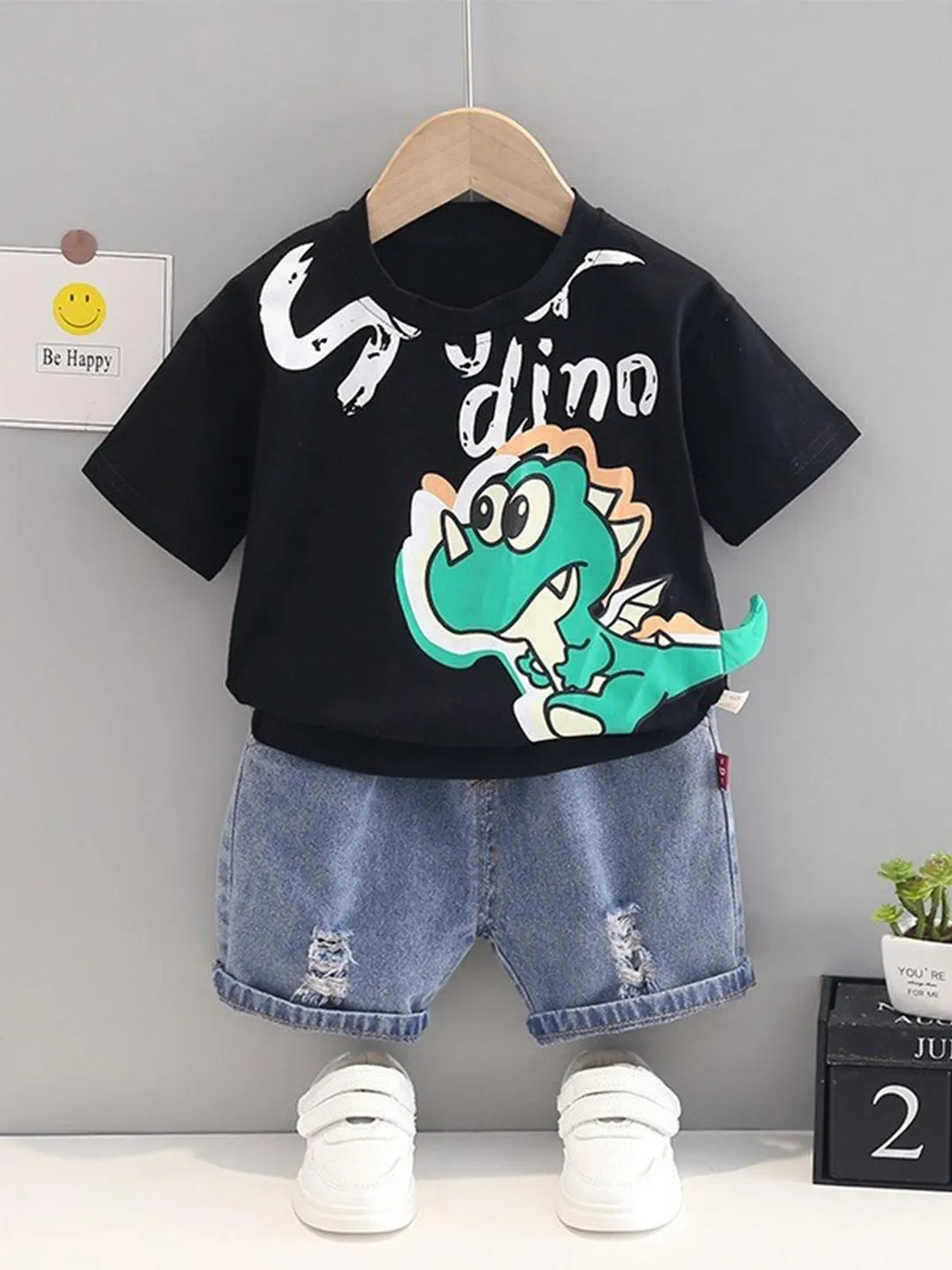 Boys Printed T-shirt & Shorts Clothing Set
