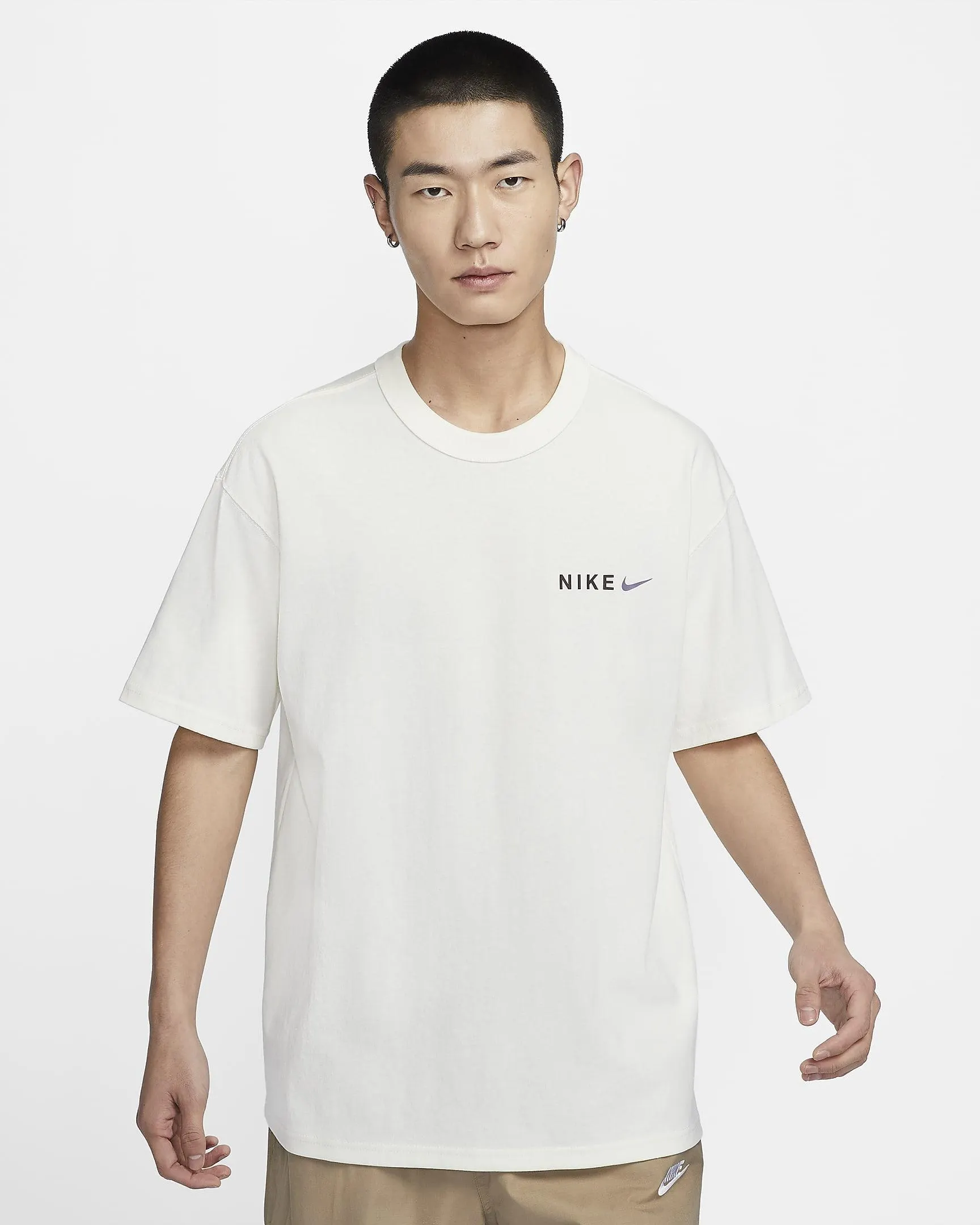 Nike Sportswear Premium Essentials