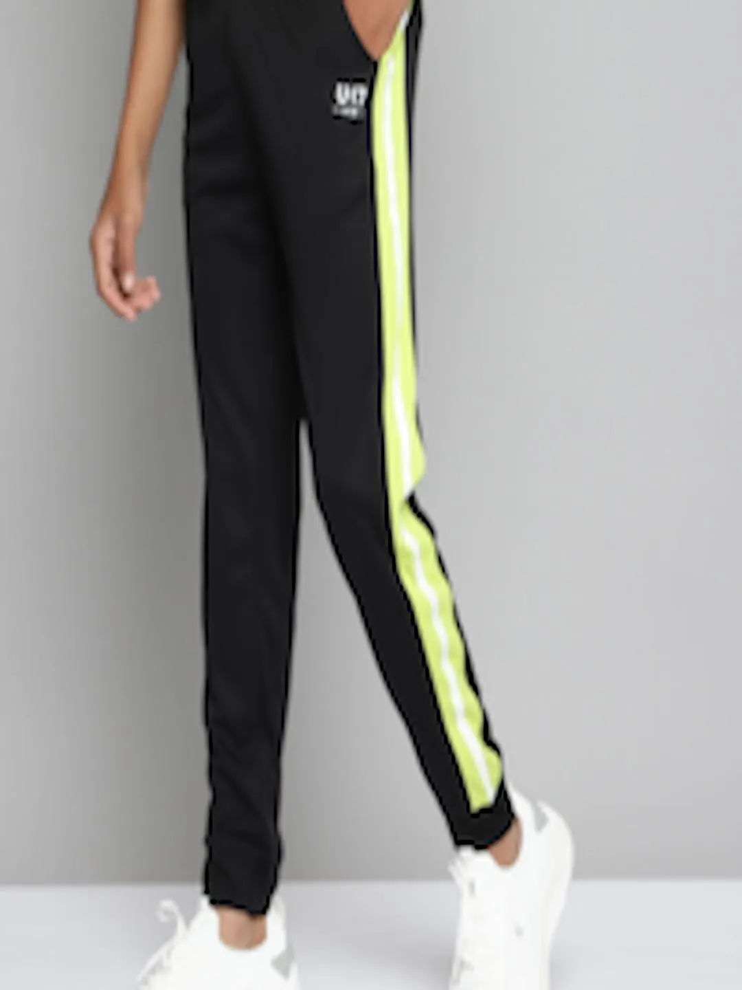 HRX By Hrithik Roshan U-17 Lifestyle Boys Jet Black Rapid-Dry Colourblock Joggers